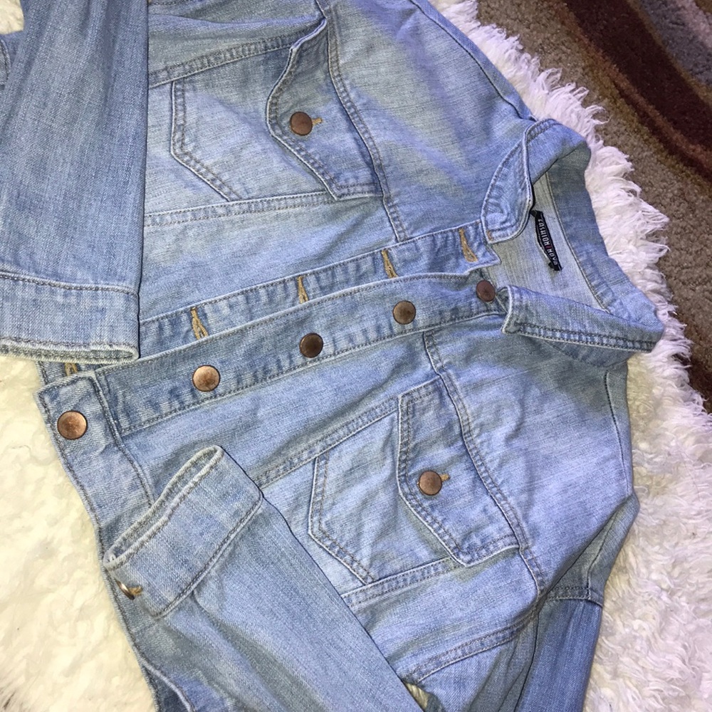Fashion Nova Cropped jean jacket